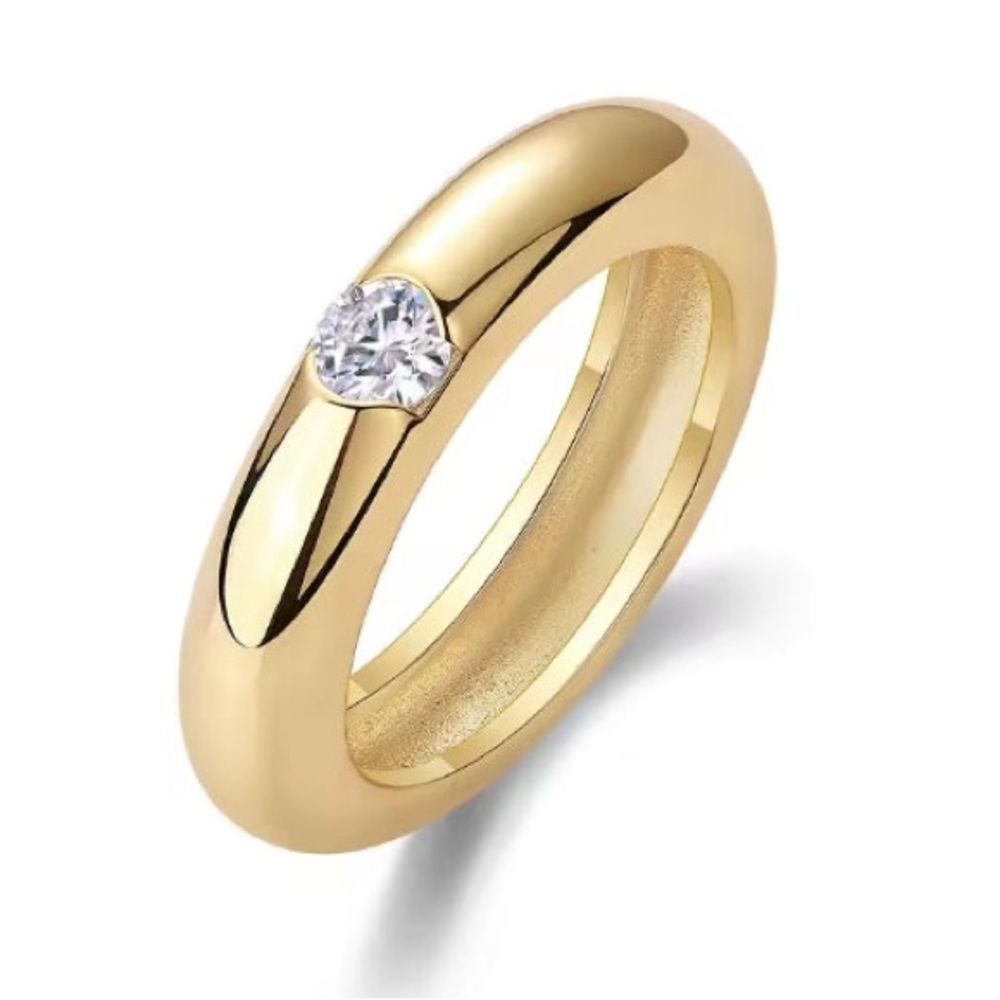 Elegant 925 Gold Plated Ring with Moissanite Diamond VVS D Colour
Sz 5-10 Avail